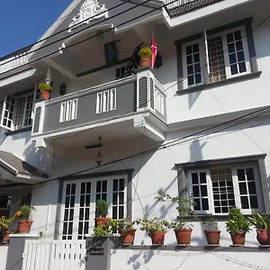 Gloria Homestay Bed & Breakfast