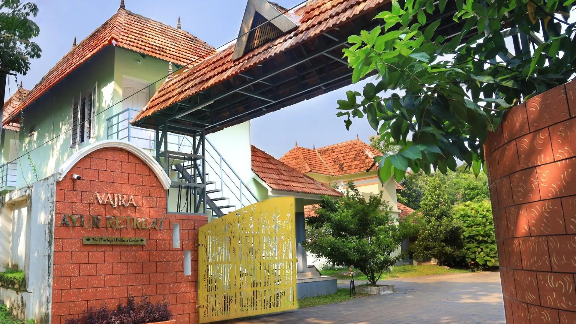 Vajra Ayurveda And Yoga Retreat Aparthotel Kochi