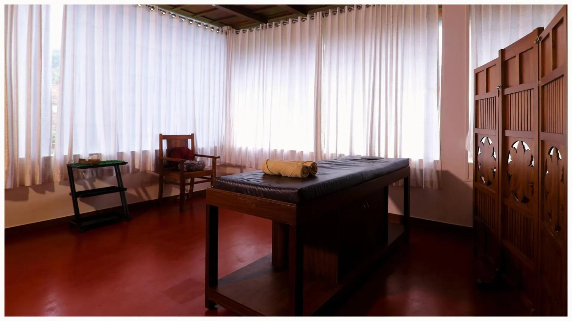 Vajra Ayurveda And Yoga Retreat Aparthotel Kochi