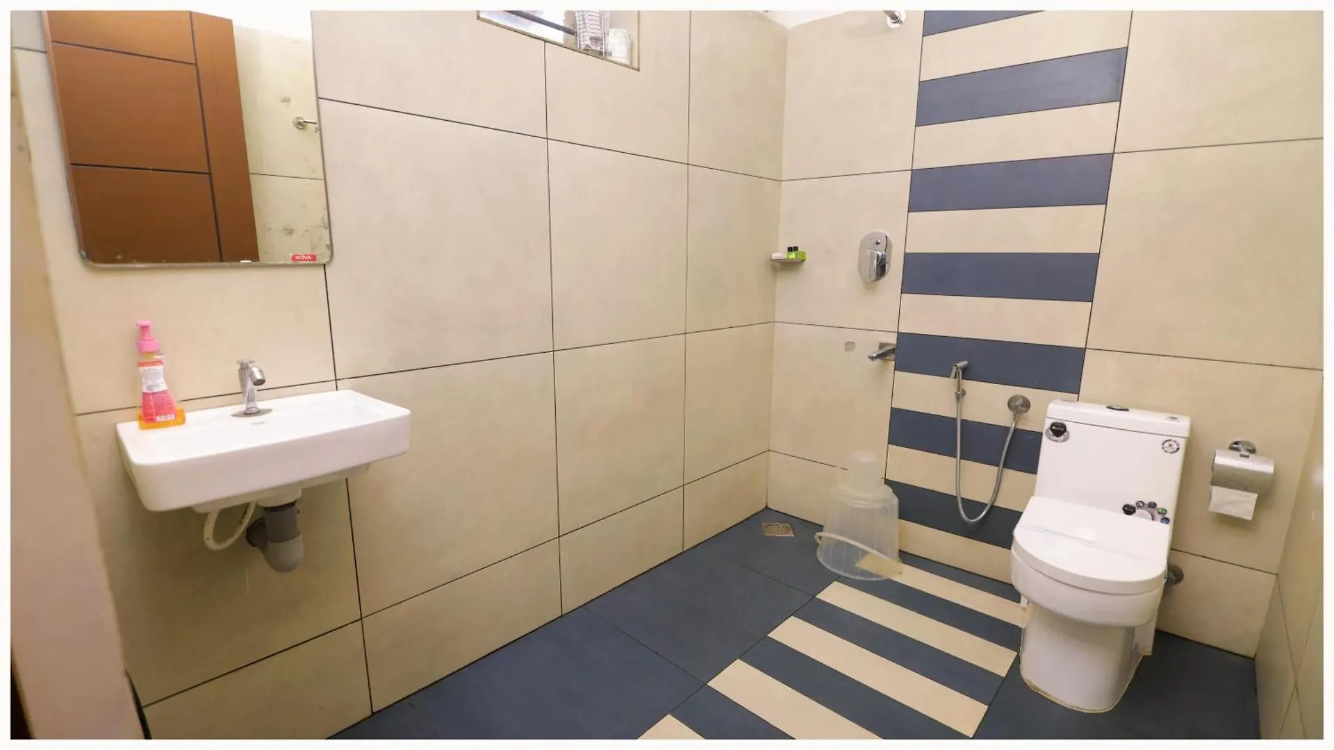 Vajra Ayurveda And Yoga Retreat Aparthotel Kochi